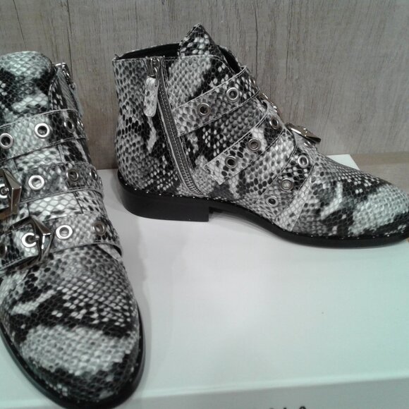 SOLSANA BOOTS BOOTIES WALKING SHOES FLATS WHITE SNAKE EMBOSSED LEATHER US 6 E 36 - Picture 2 of 14